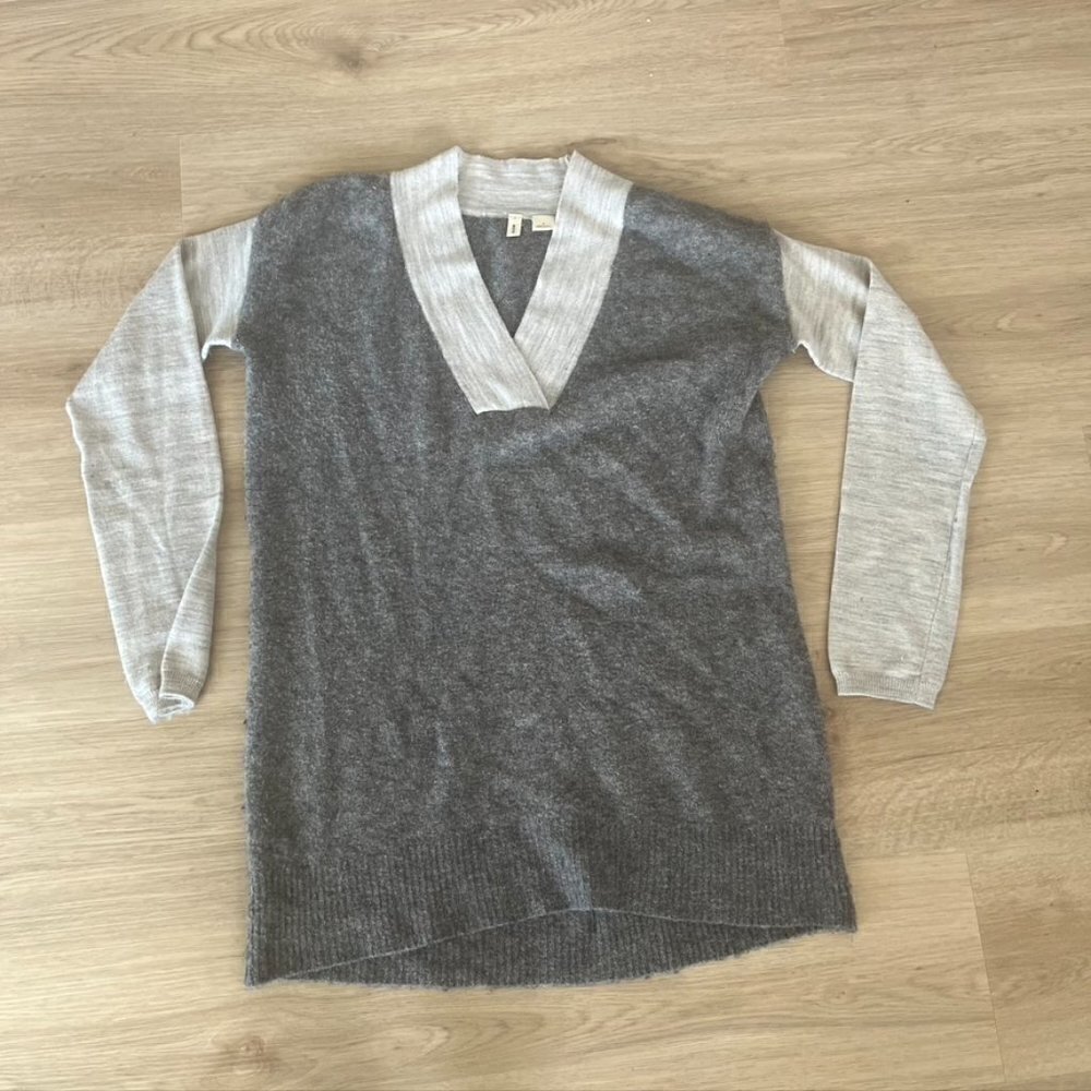 ** Anthropologie Moth Oatmeal Gray Colorblock Wool Alpaca Vneck Sweater Small